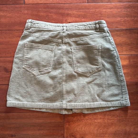 Zara Z1975 Denim Sage Green Size Medium Corduroy Button Mini Skirt A-Line - Picture 5 of 5